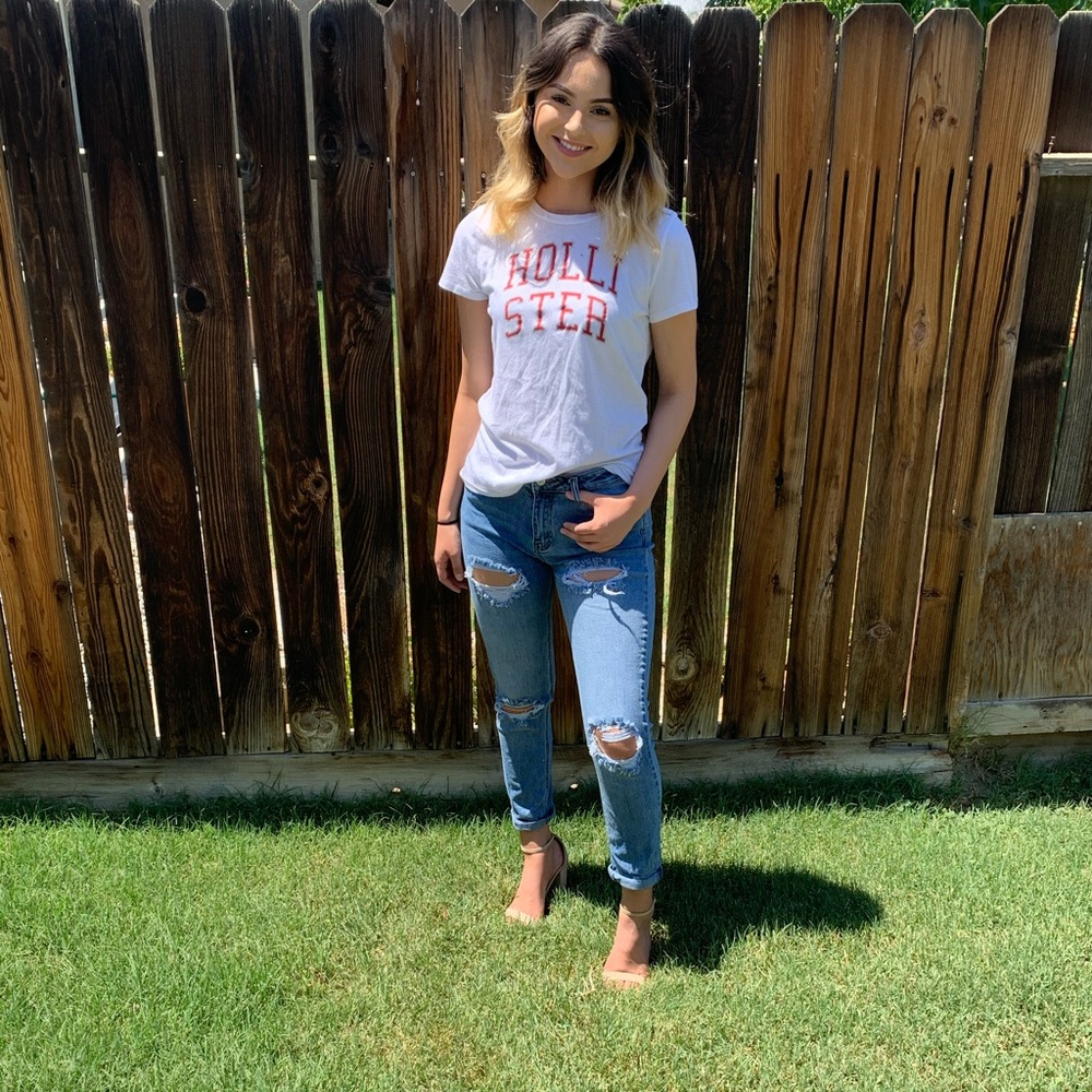 Hollister tee shirt